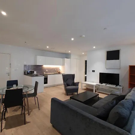 Fully Serviced One Bed Apartment In Royal Wharf